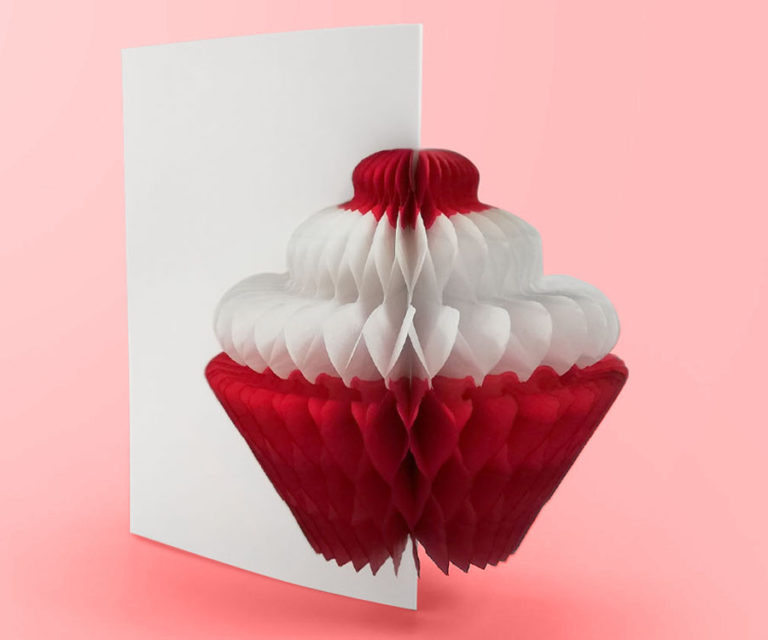 Rozkładana ulotka 3D – model babeczki z bibuły